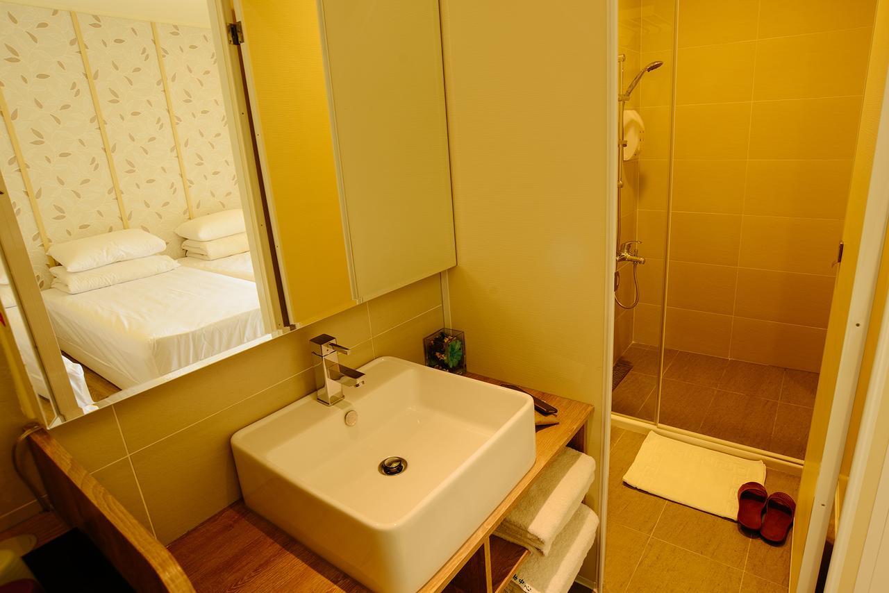 Chengching Lakefront Resort Kaohsiung Bagian luar foto