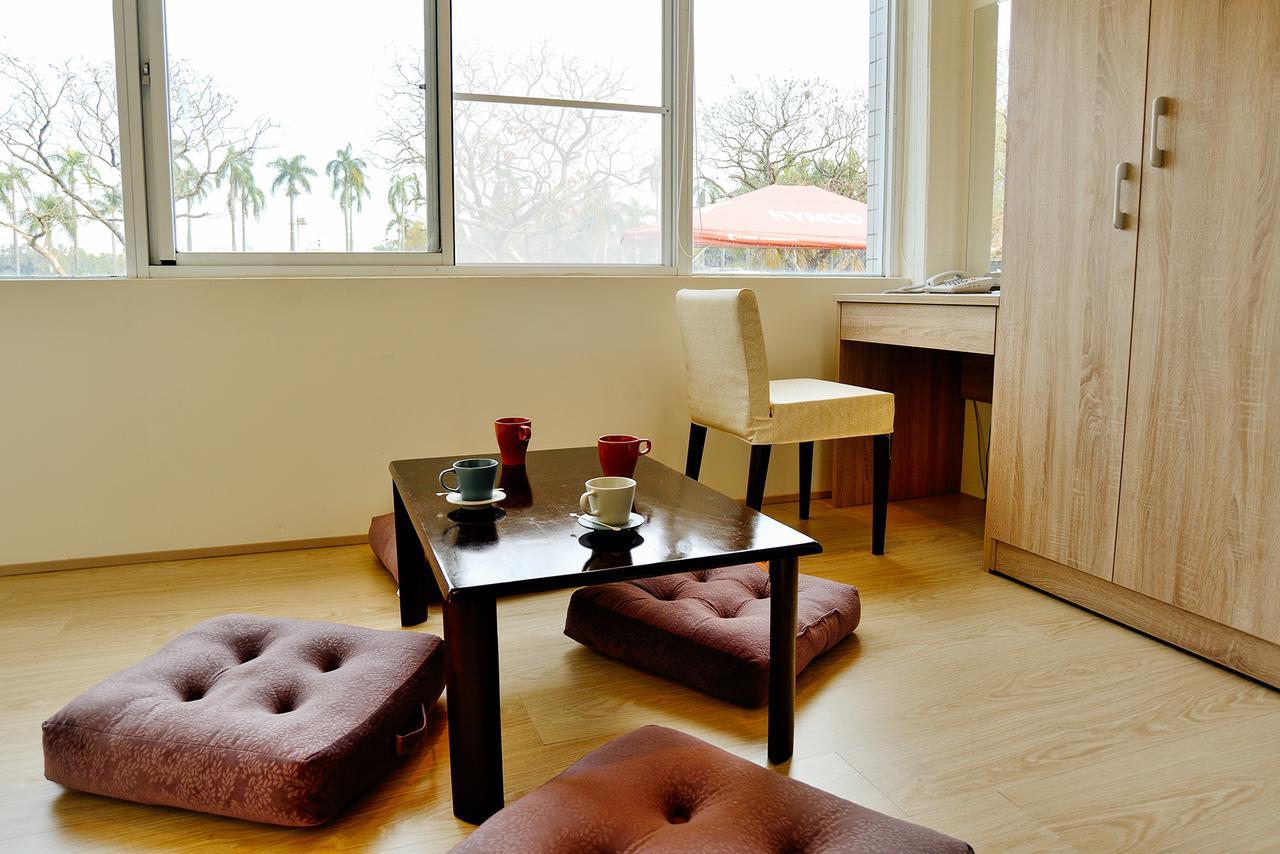 Chengching Lakefront Resort Kaohsiung Bagian luar foto
