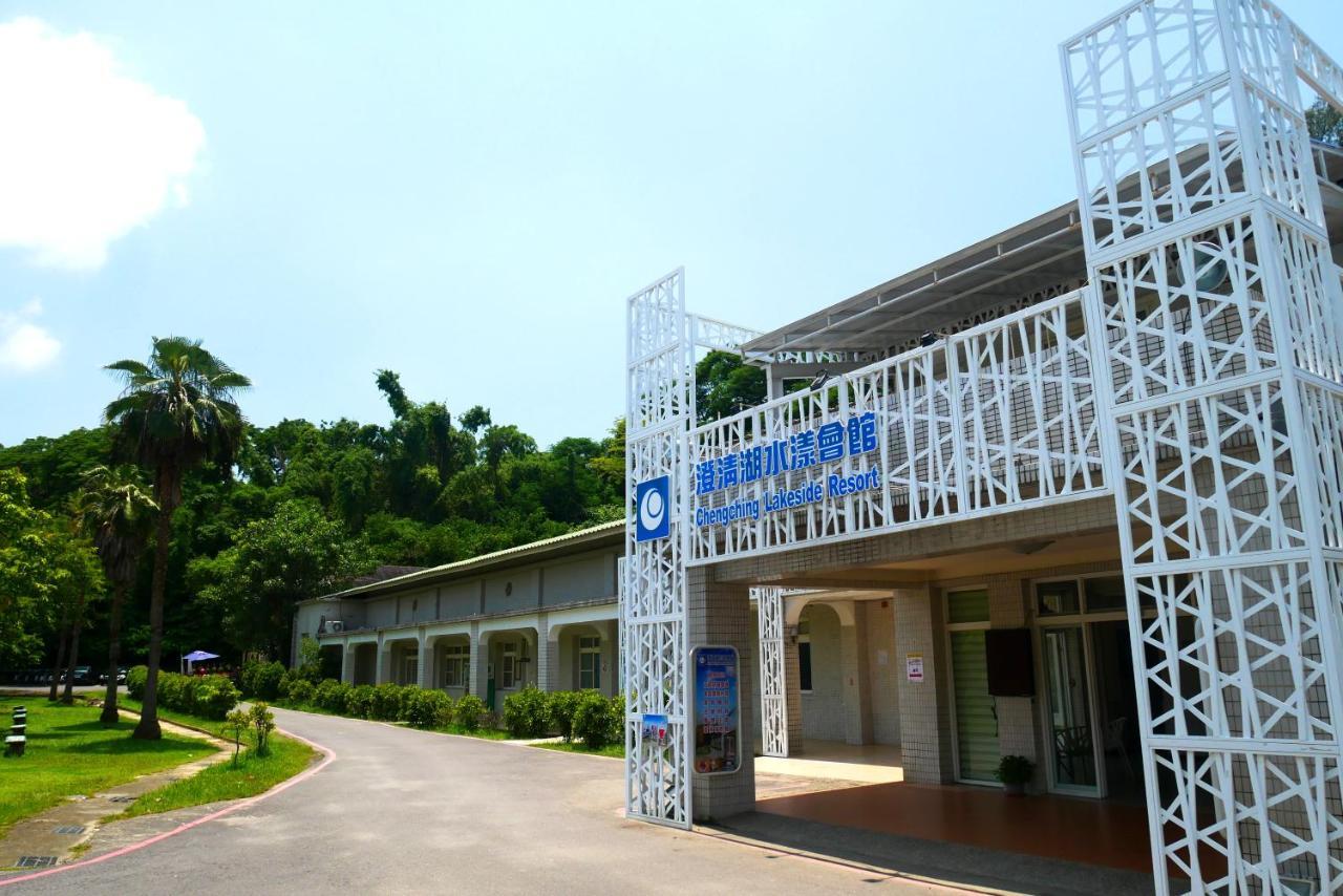 Chengching Lakefront Resort Kaohsiung Bagian luar foto