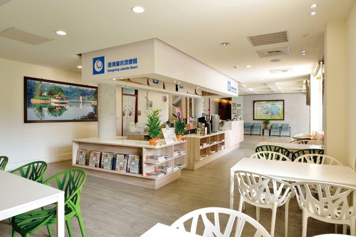 Chengching Lakefront Resort Kaohsiung Bagian luar foto
